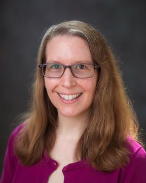 Head shot Shannon Daly